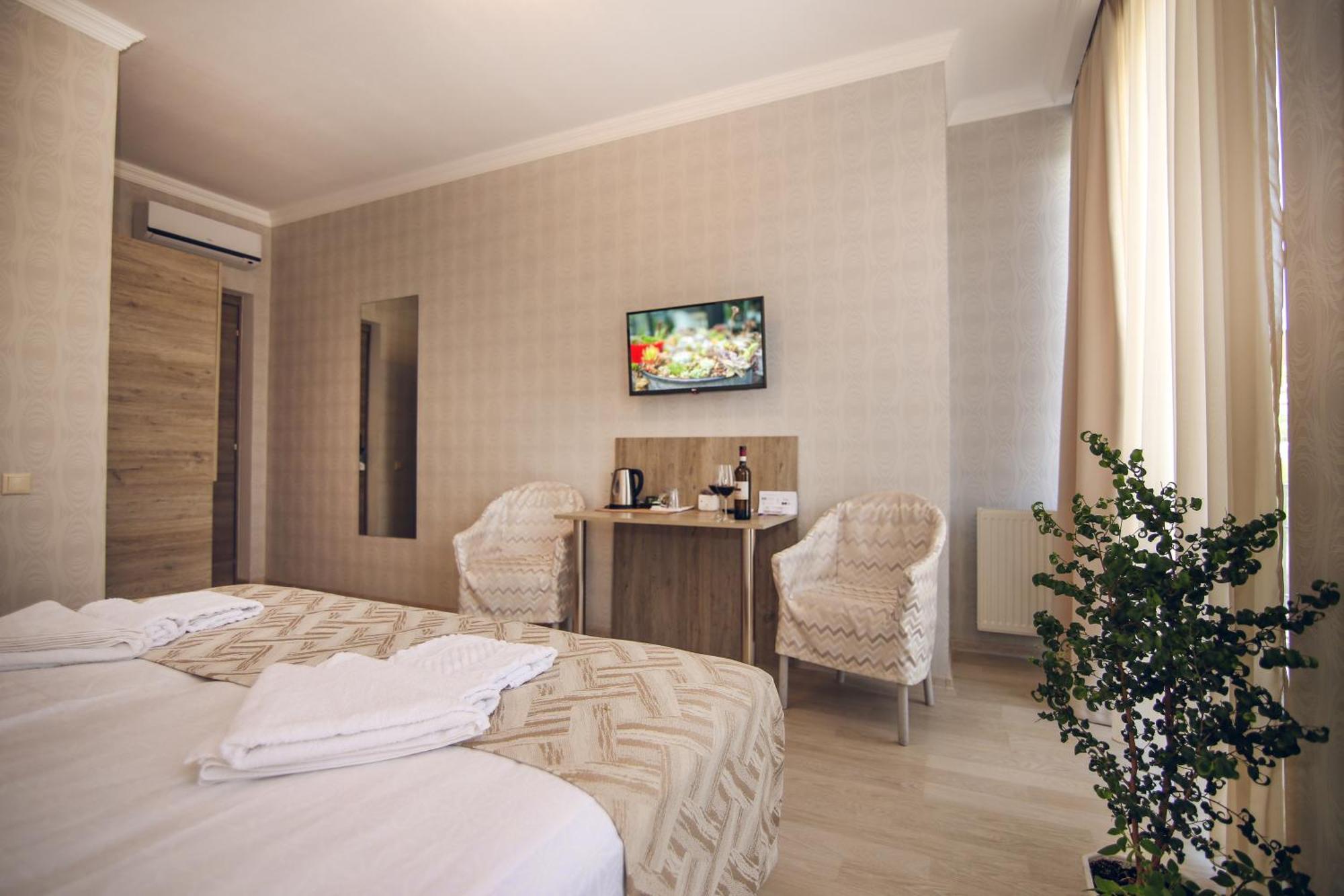 Kenari Hotel Tbilisi Exterior foto