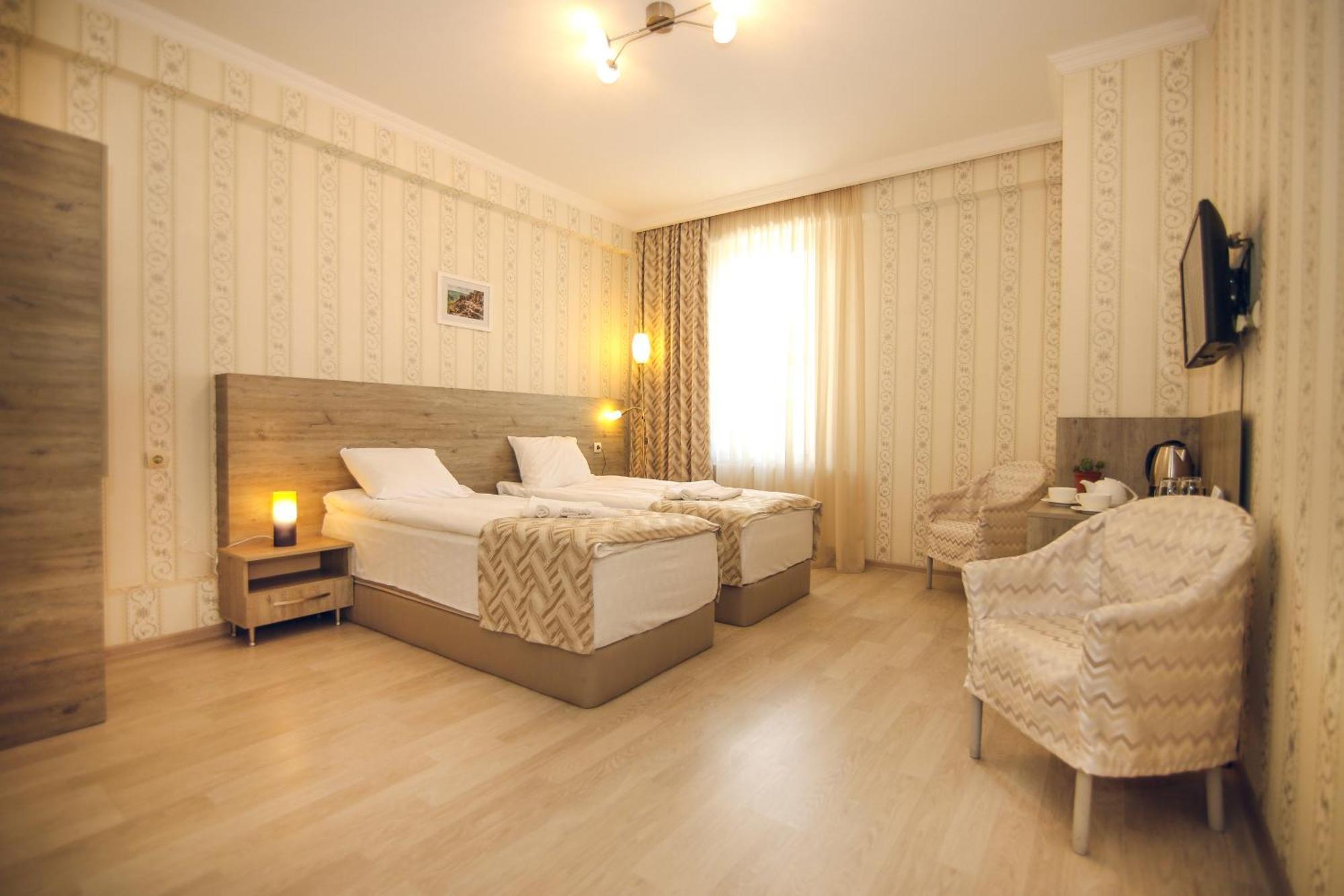 Kenari Hotel Tbilisi Exterior foto