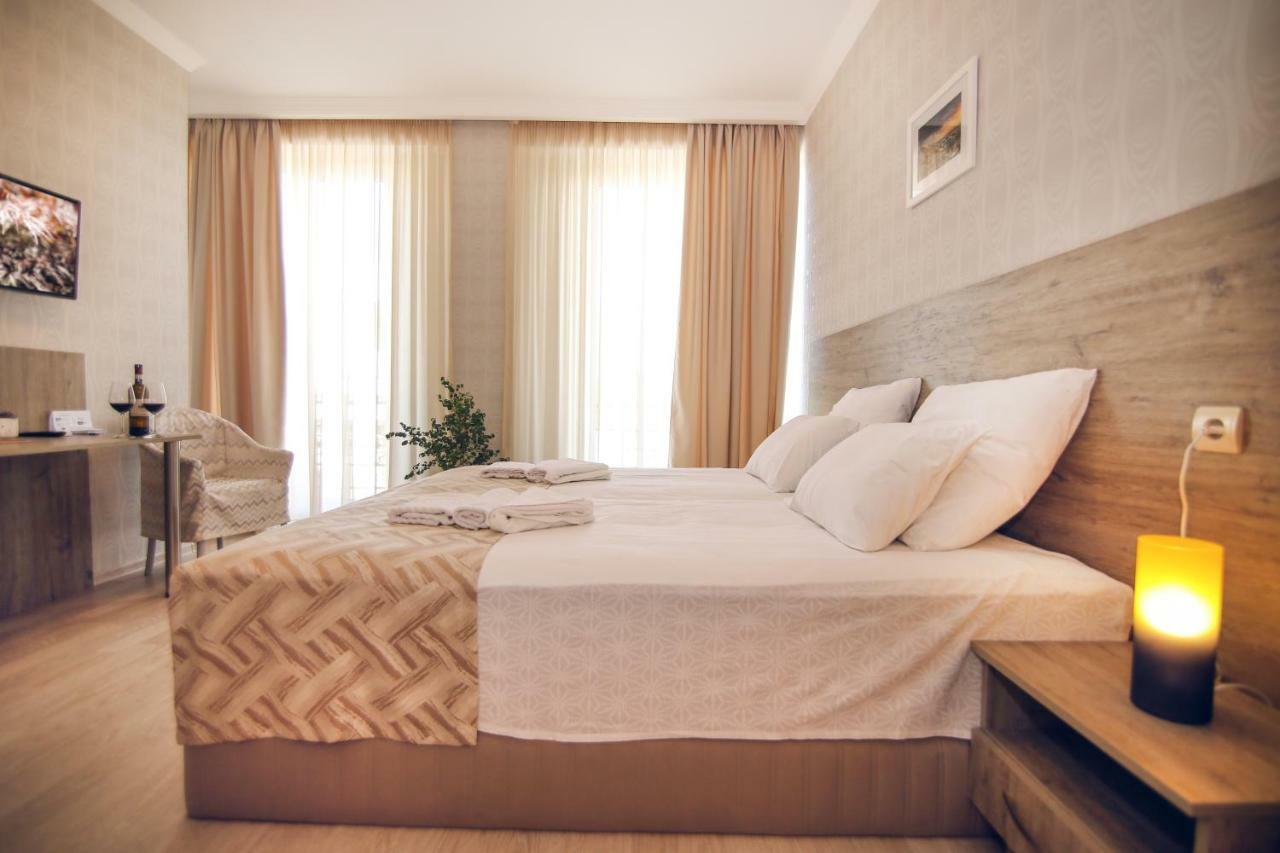 Kenari Hotel Tbilisi Exterior foto